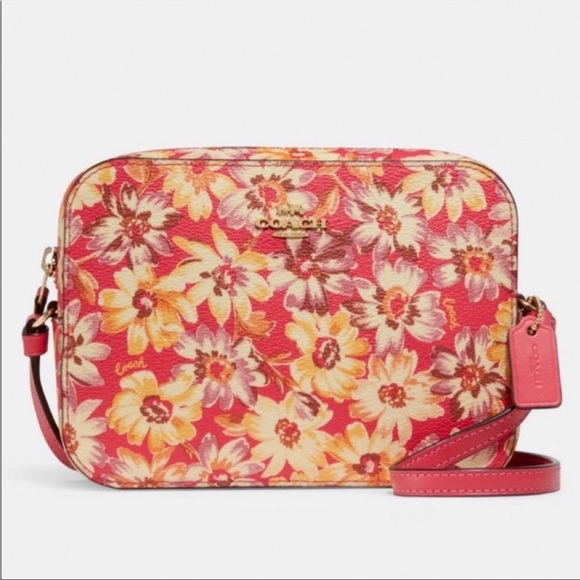 Coach Mini Camera Bag Crossbody Bag
Vintage Daisy Pink - Picture 5 of 12